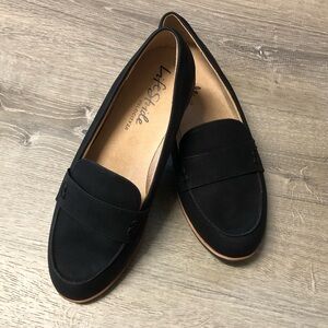 LifeStride Women's Black Zee Loafer
Size 8W